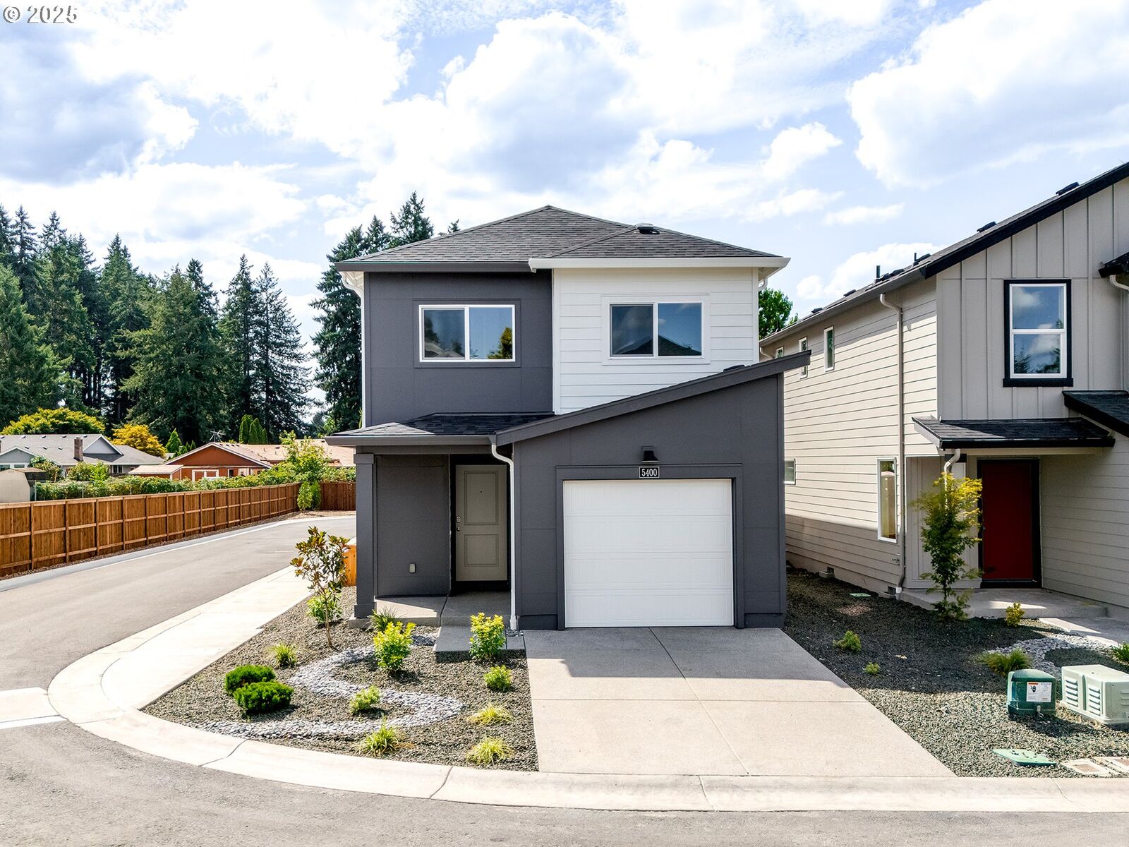 Property Photo:  5400 NE 66th Pl  WA 98661 