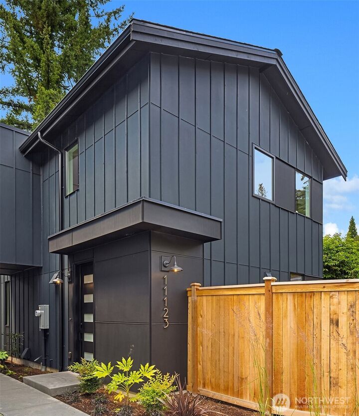 11123  105th Avenue NE  Kirkland WA 98033 photo