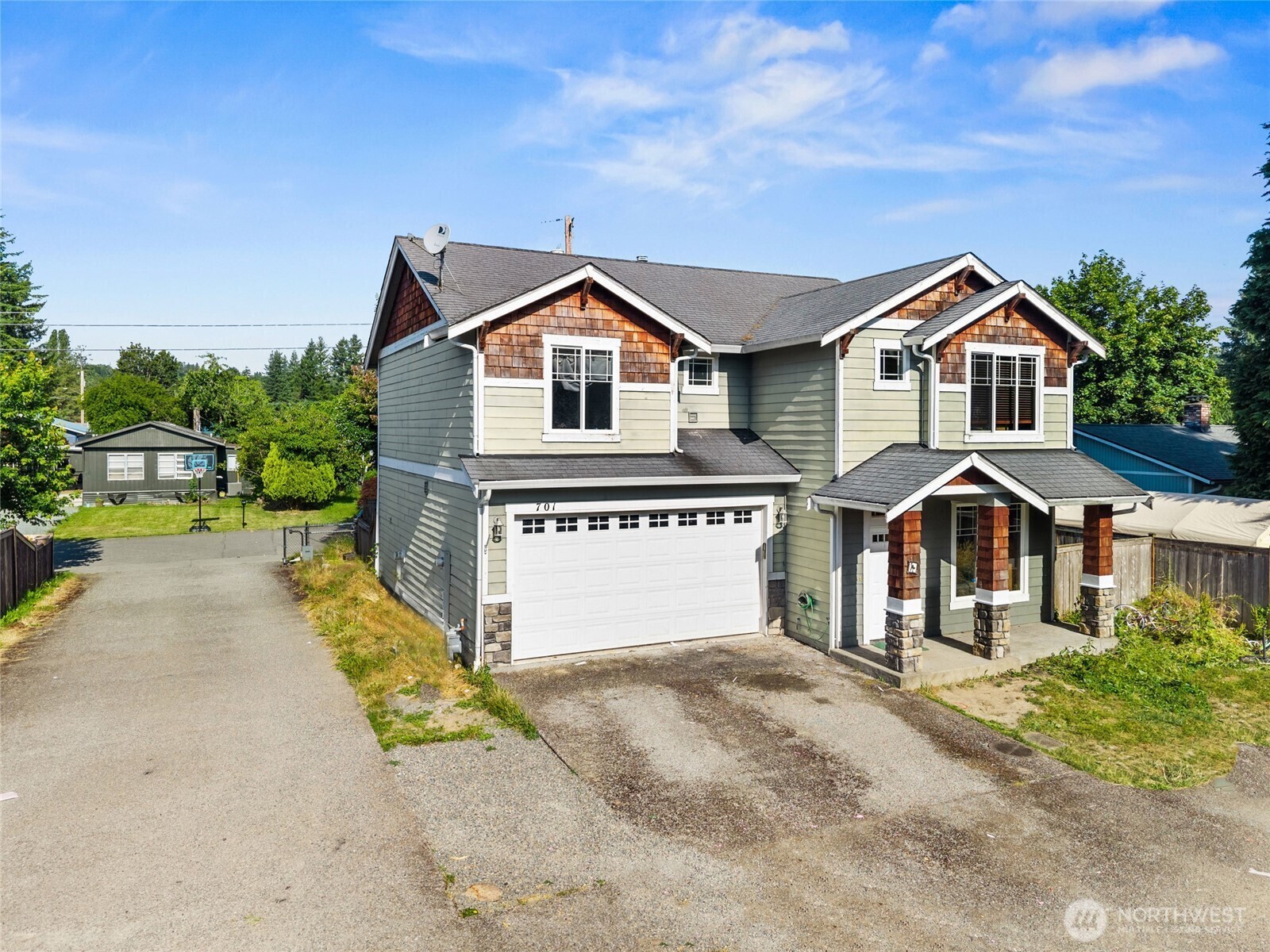 Property Photo: 701 Stratford Place WA 98294