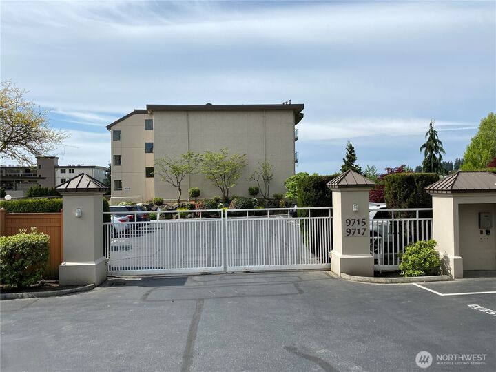 9715 NE Juanita Drive 310B  Kirkland WA 98034 photo
