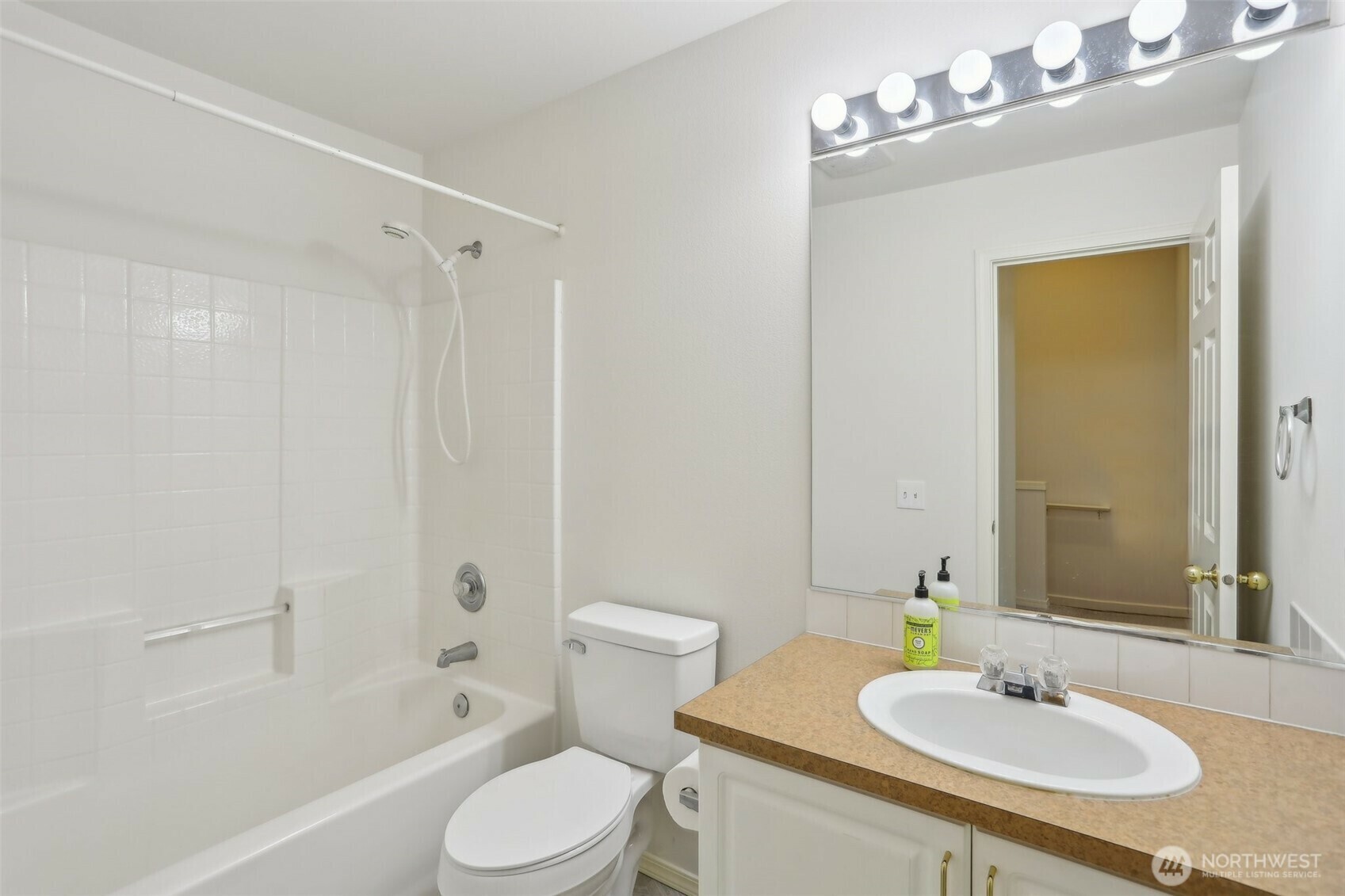 Property Photo: 21616 9th Avenue SE C-105 WA 98021