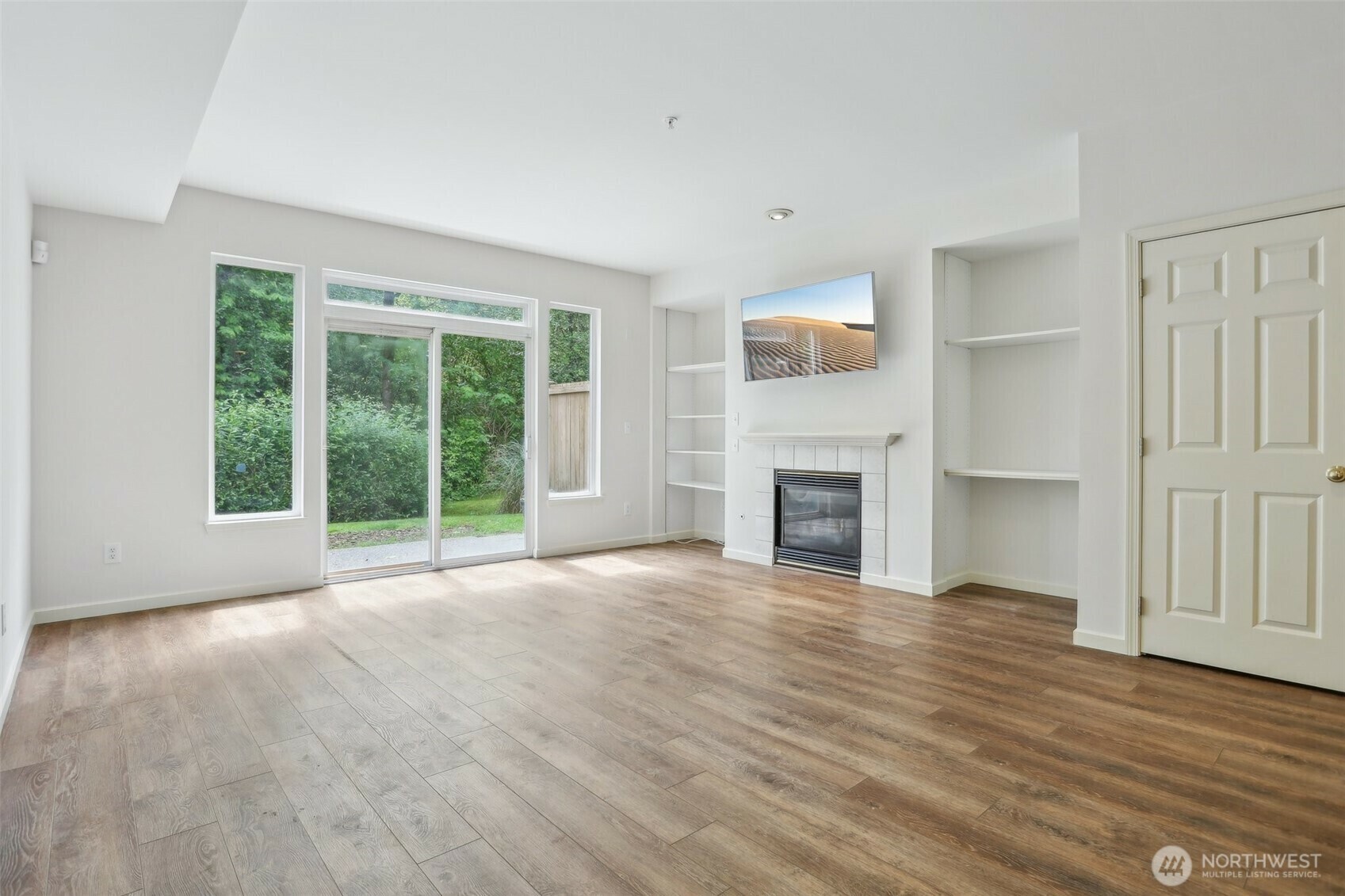 Property Photo: 21616 9th Avenue SE C-105 WA 98021