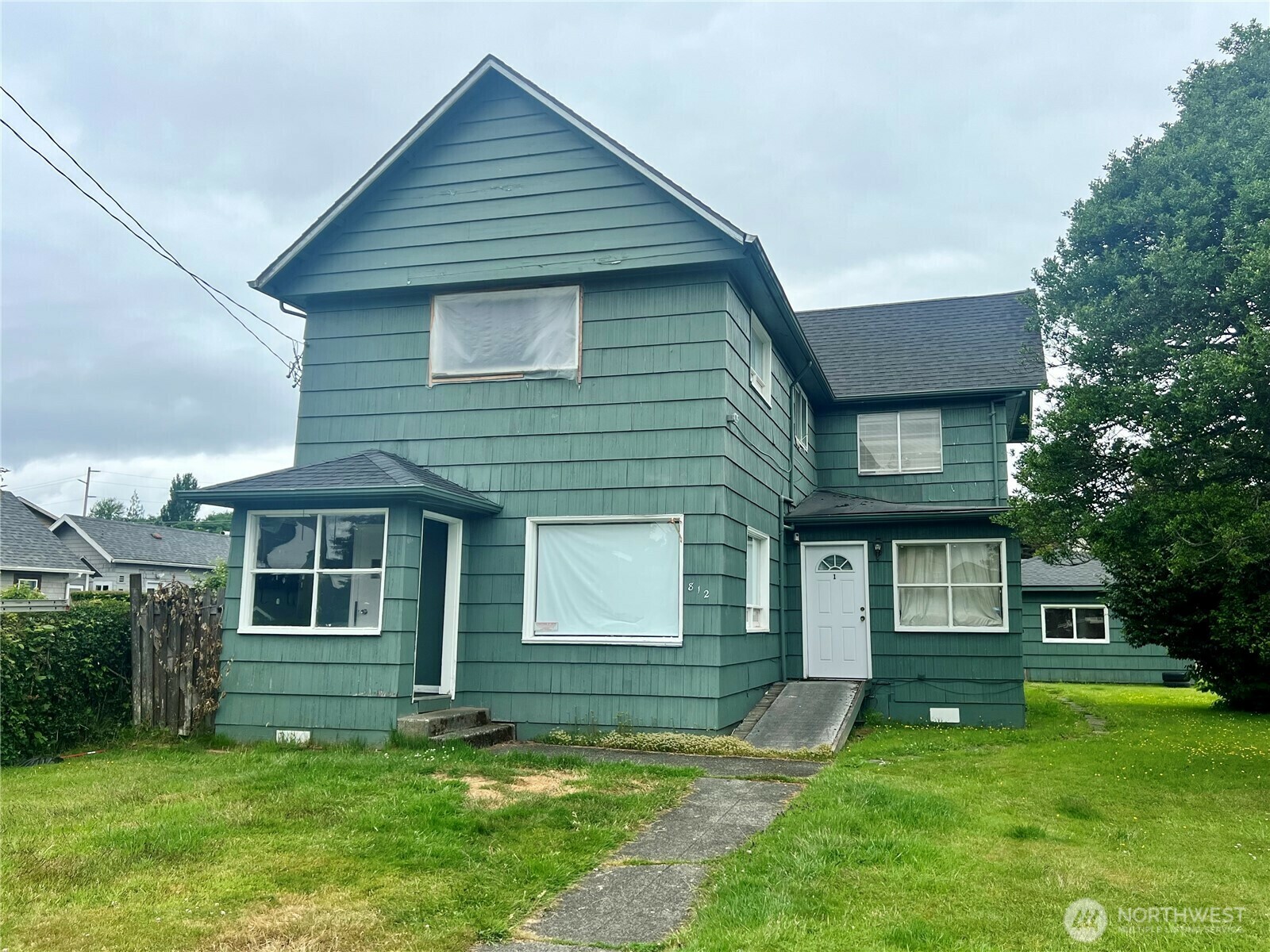 Property Photo:  812 E 1st Street  WA 98520 