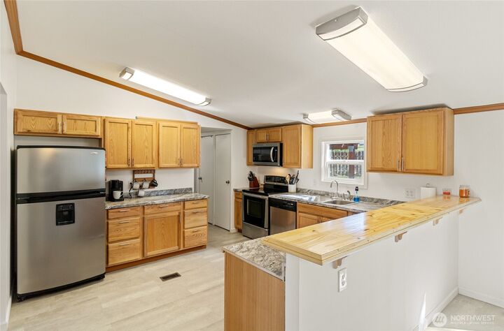 Property Photo:  605 W Ash Street  WA 98858 