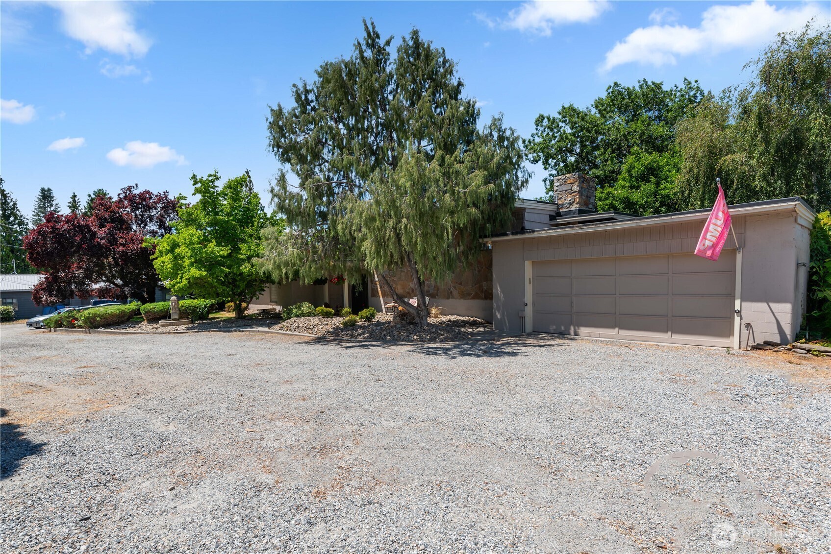 Property Photo: 1714 N Astor Court WA 98802