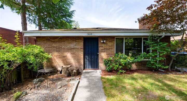 Property Photo: 13049 35th Avenue NE WA 98125