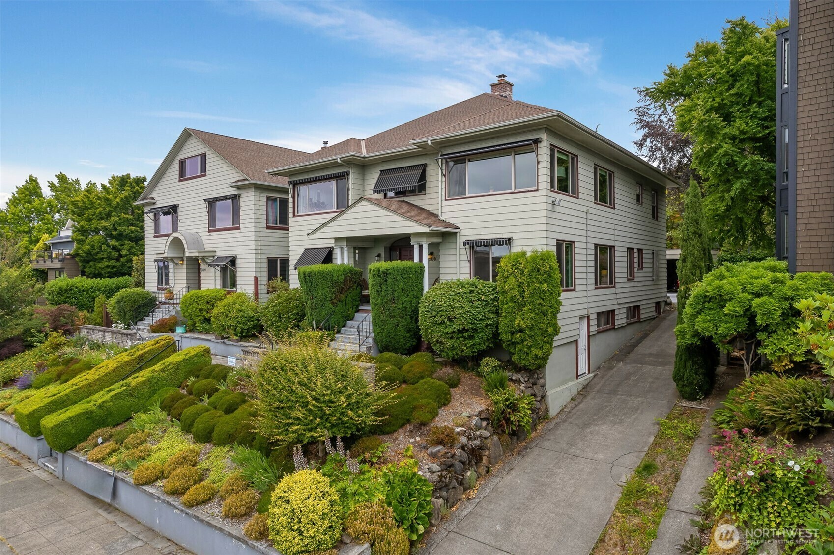 Property Photo: 2016 Broadway E B WA 98102