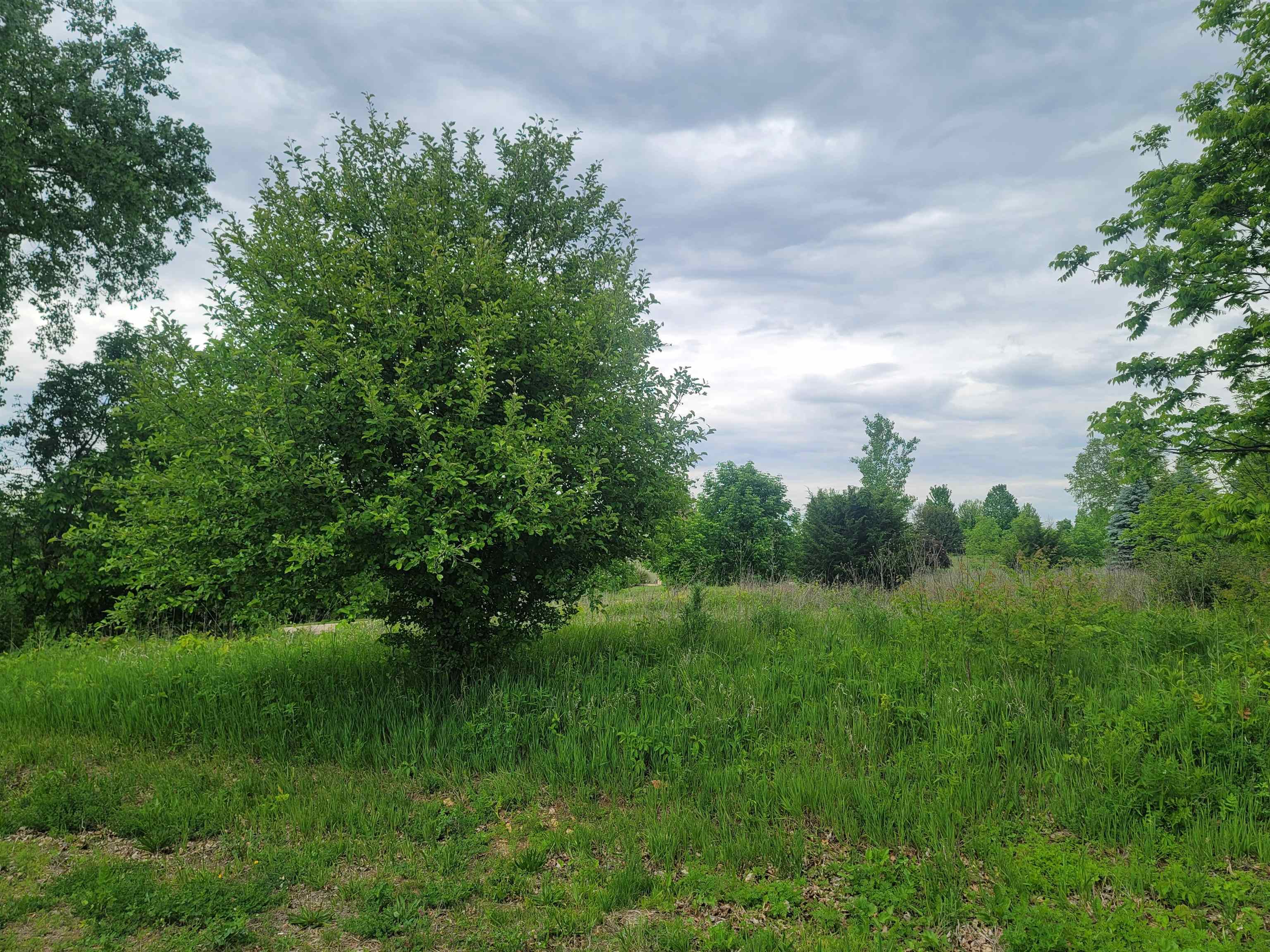 Property Photo: 2 Moraine Way IL 61036