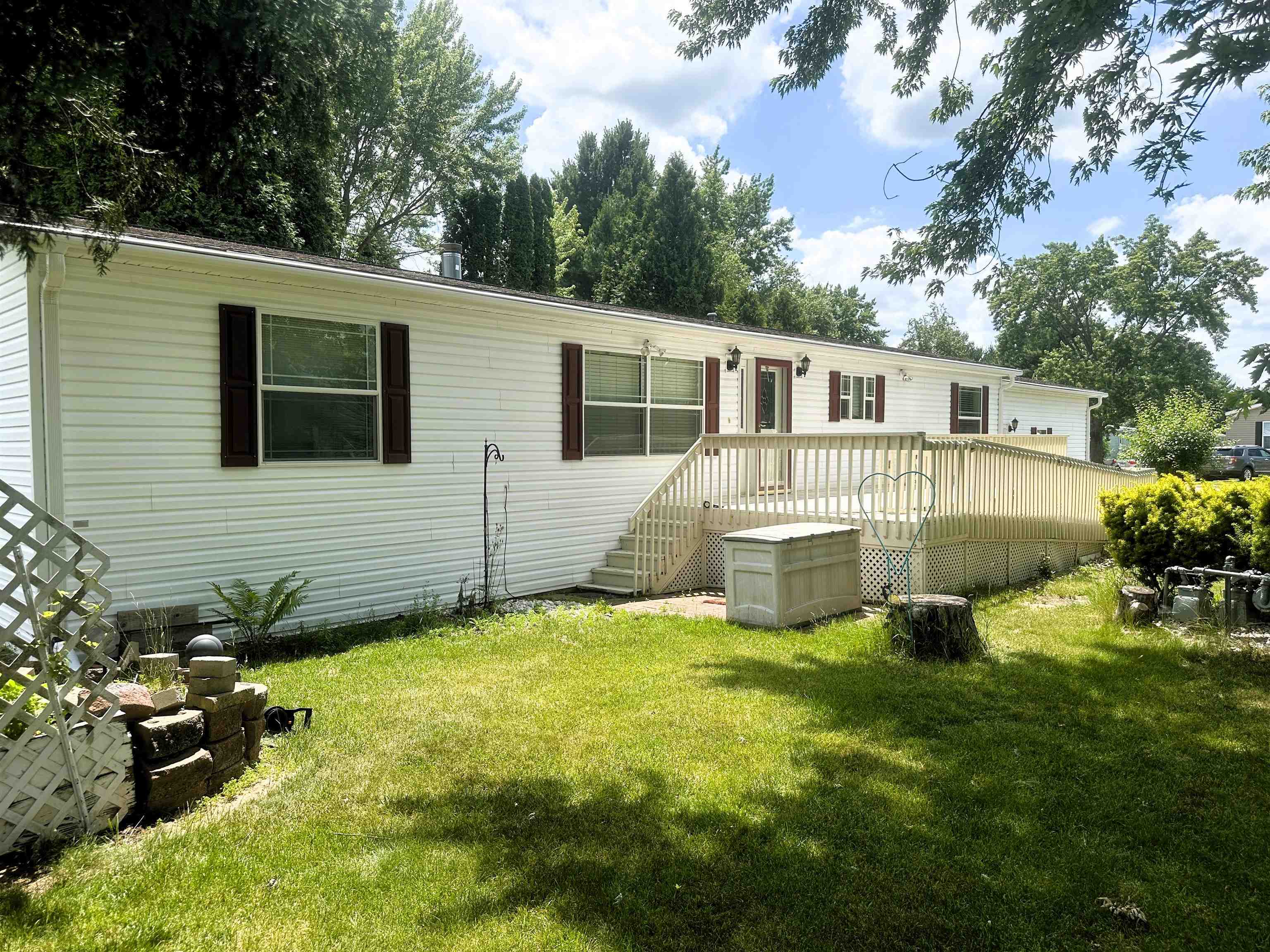 Property Photo: 600 Greenview Road IL 61008