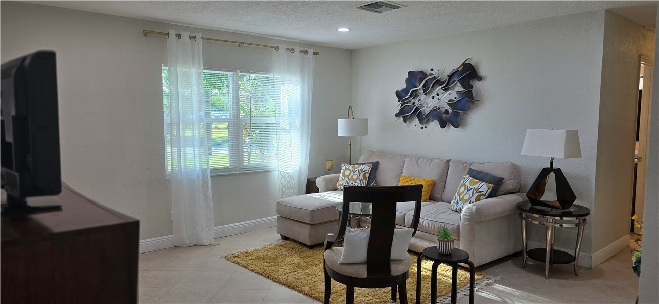 Property Photo:  401 N 29th Street  FL 34947 