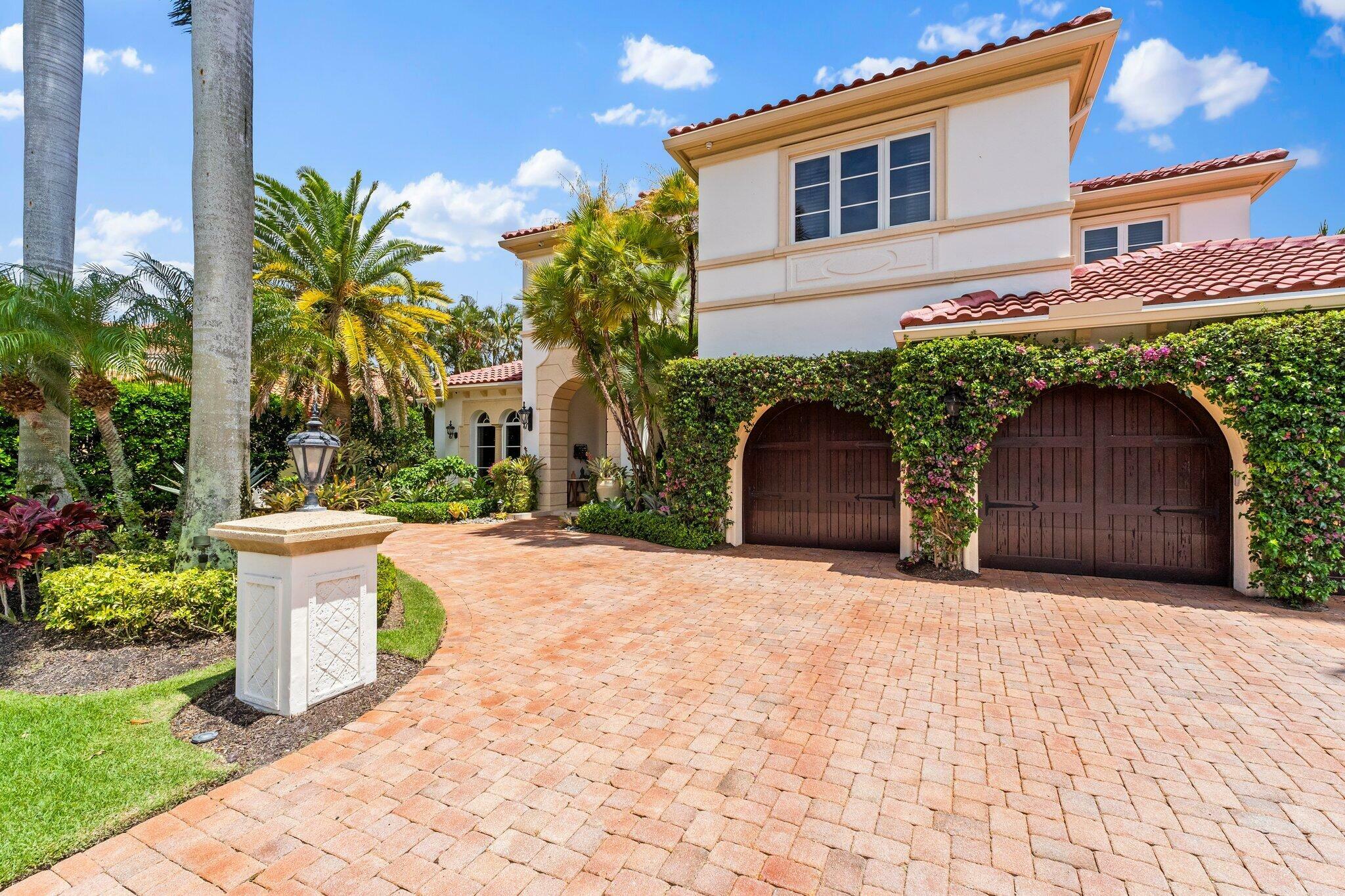 Property Photo: 678 Hermitage Circle FL 33410