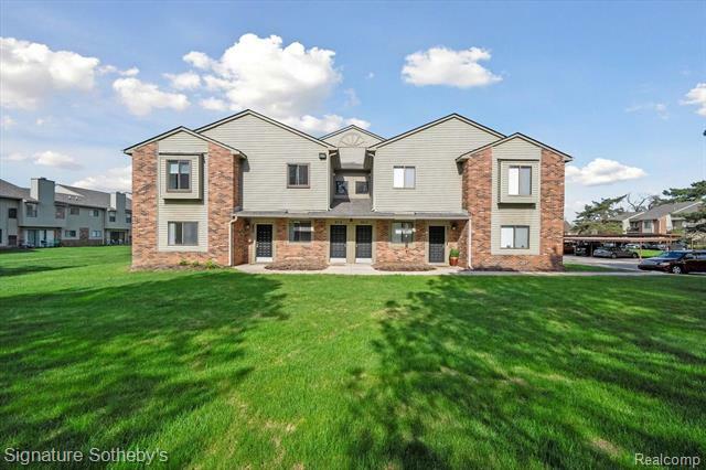 Property Photo:  21920 Indian Creek Drive  MI 48335 