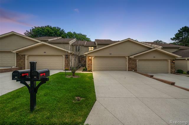 968 Golfview Court  Rochester Hills MI 48307 photo