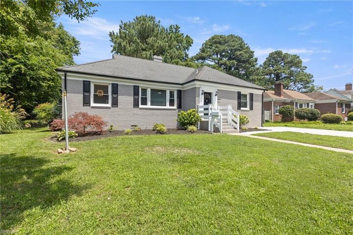 Property Photo:  109 Tyler Cres E  VA 23707 