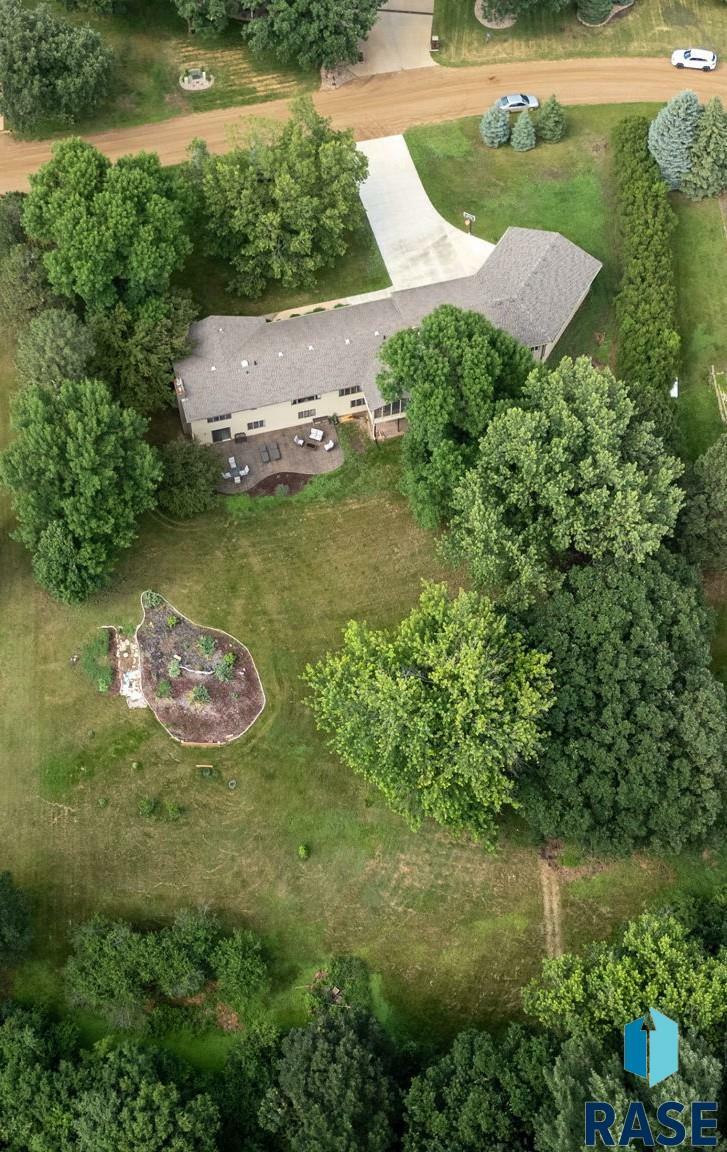 Property Photo: 2908 N Oak Rd SD 57005