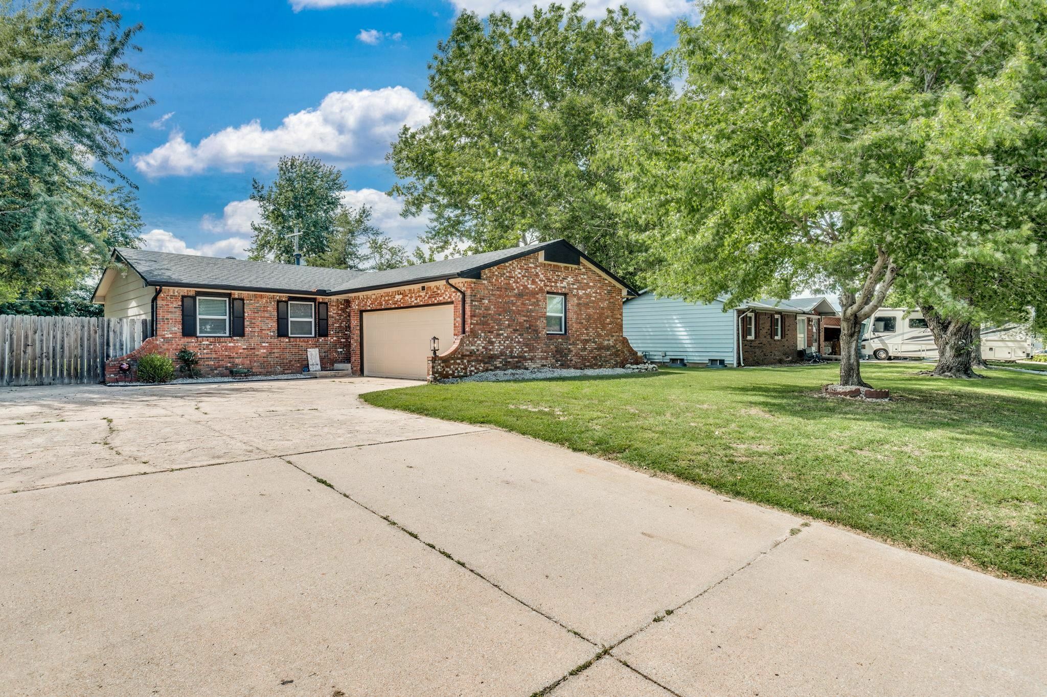 Property Photo: 327 N James Ave KS 67060