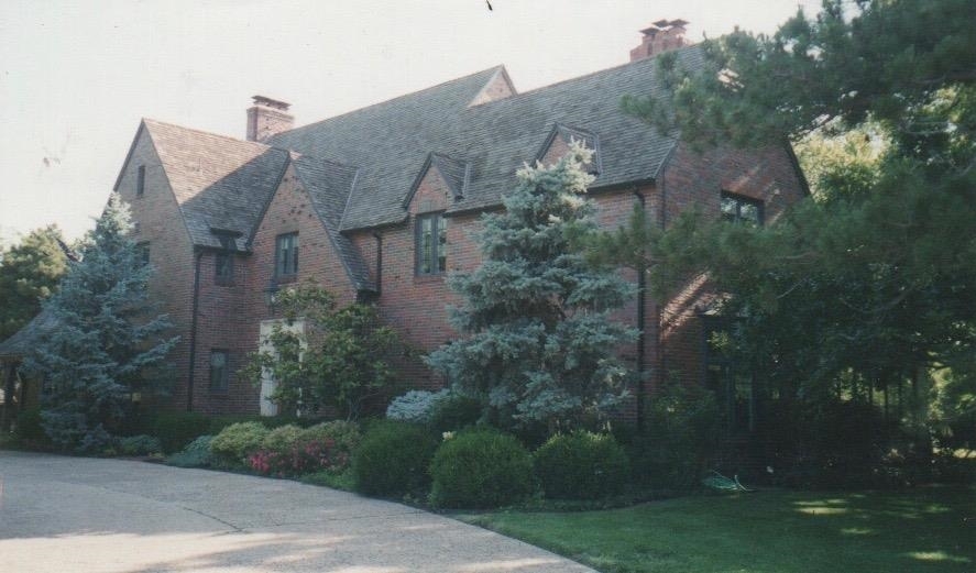 Property Photo: 48 S Mission Rd KS 67207