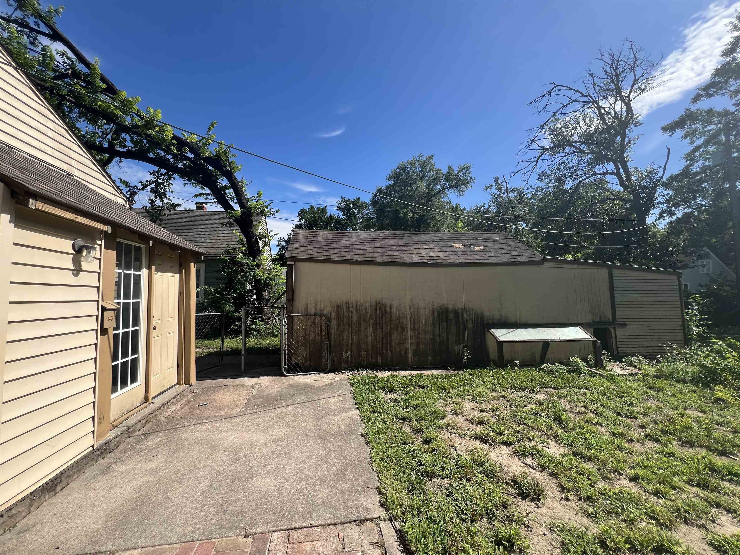 Property Photo: 647 N Erie Ave KS 67214