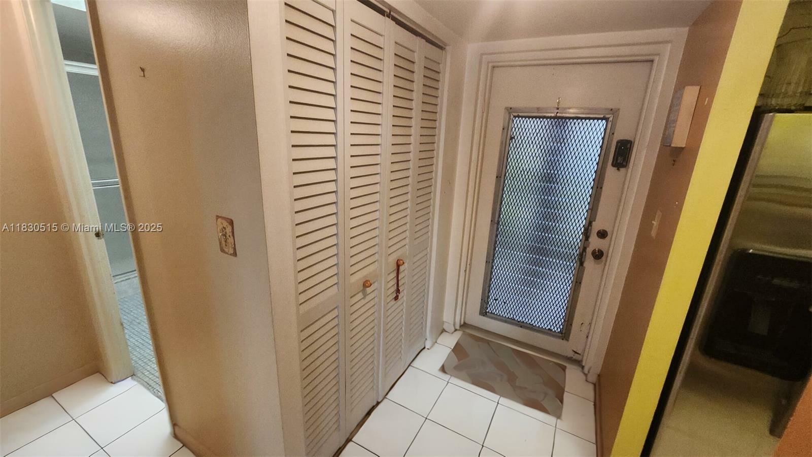 Property Photo: 8861 Sunrise Lakes Blvd 106 FL 33322