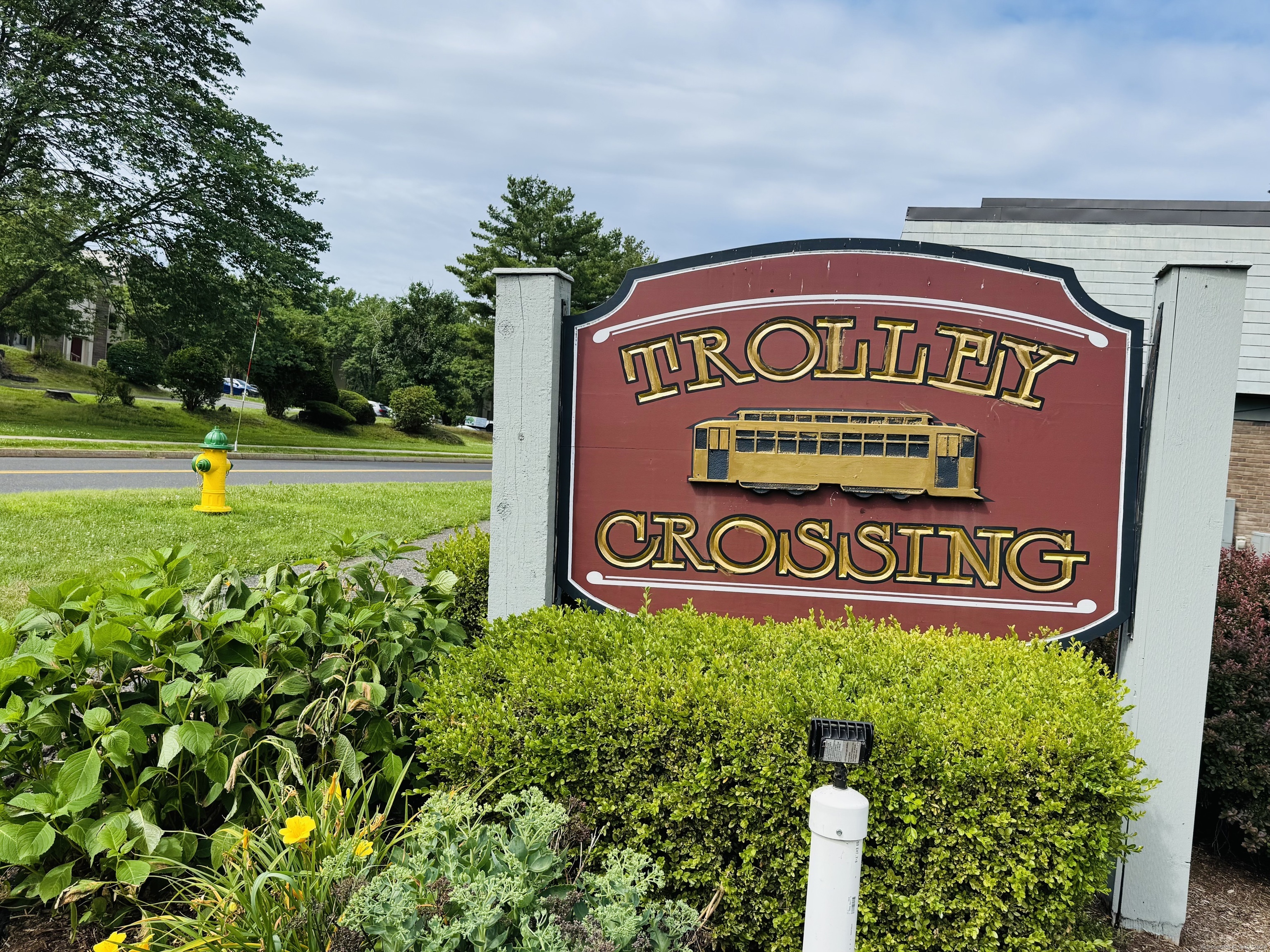 Property Photo:  93 Trolley Crossing Lane 93  CT 06457 