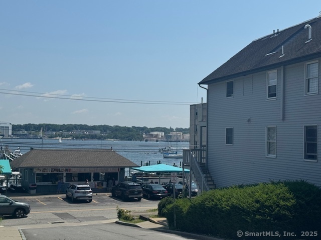 Property Photo:  271 Pequot Avenue 1  CT 06320 