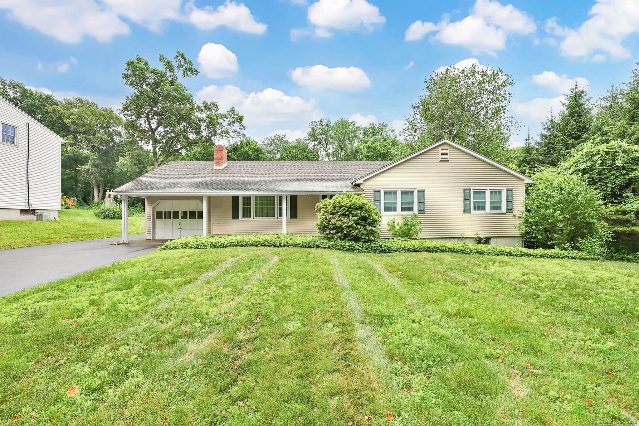 Property Photo:  403 Griffin Road  CT 06074 