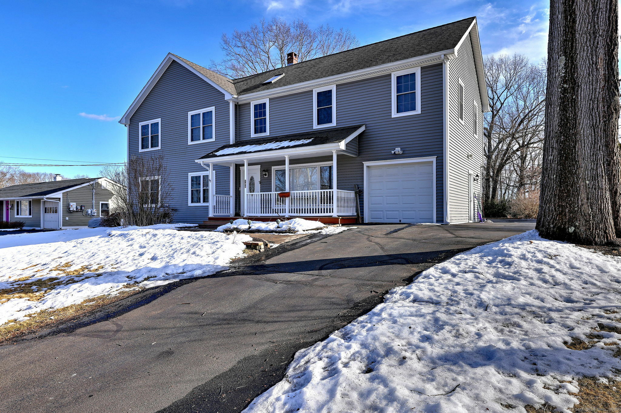Property Photo:  100 Bear Path Road  CT 06514 