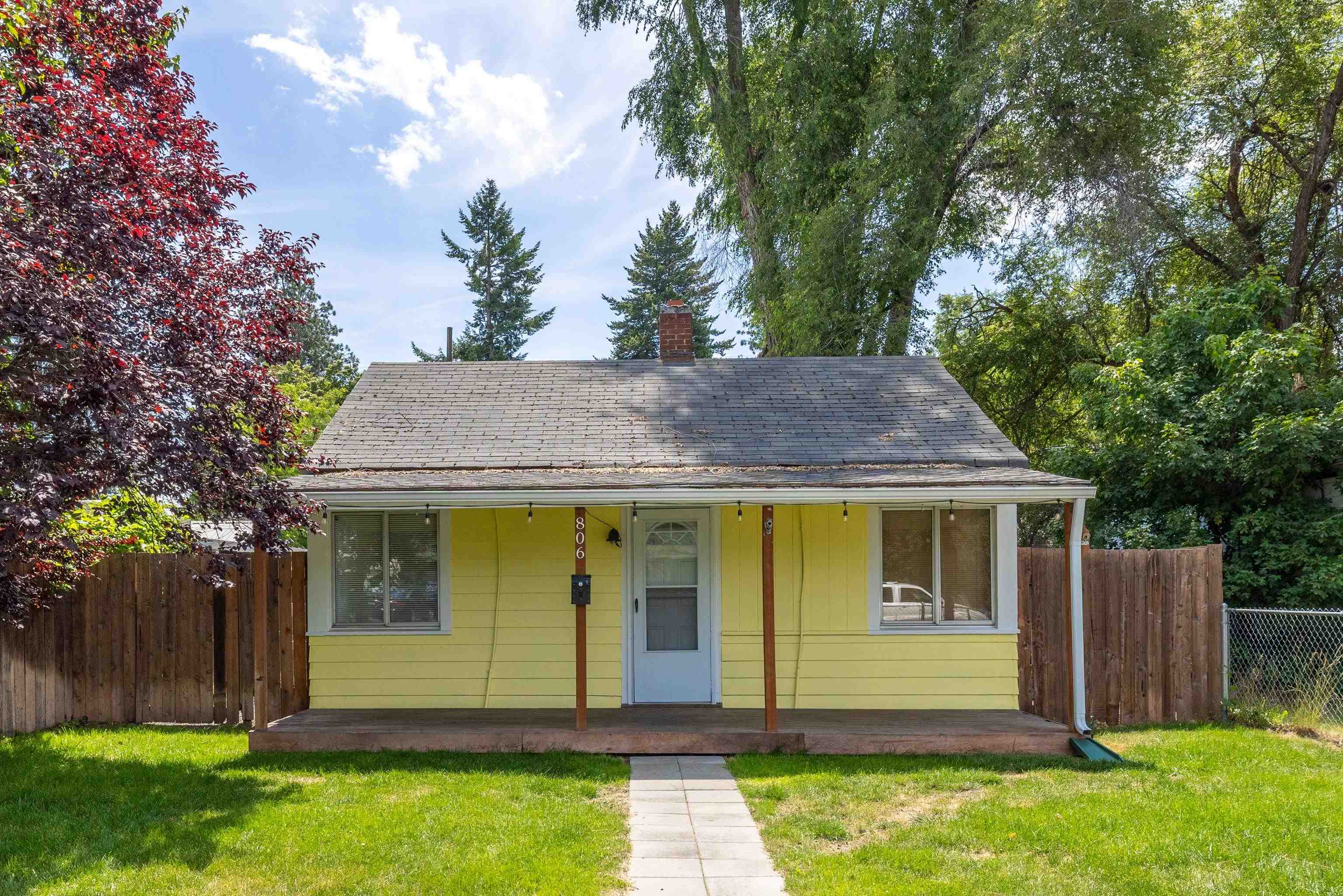 Property Photo: 806 E North Ave WA 99207