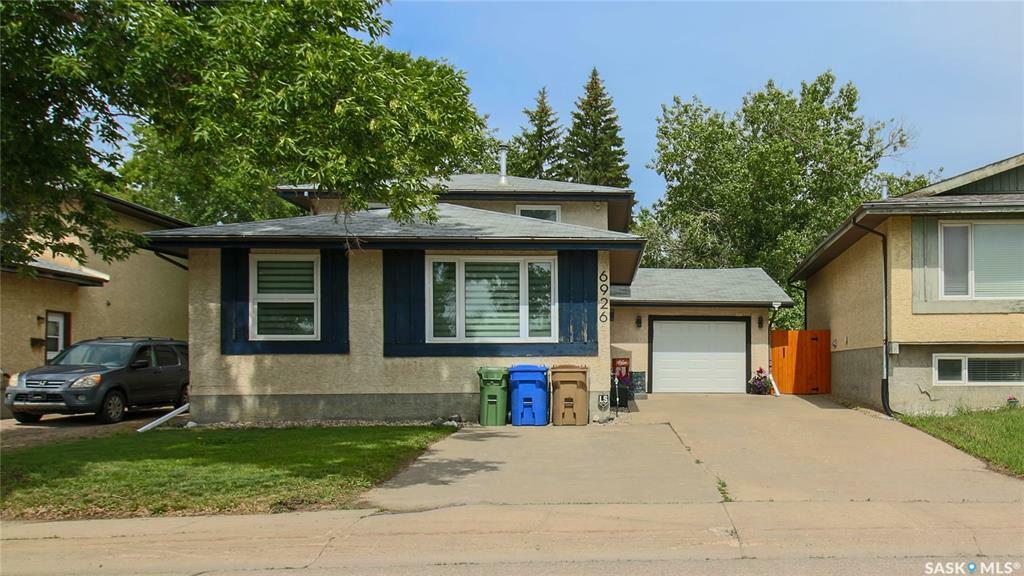 Property Photo:  6926 Dalgliesh Drive  SK S4R 2M6 
