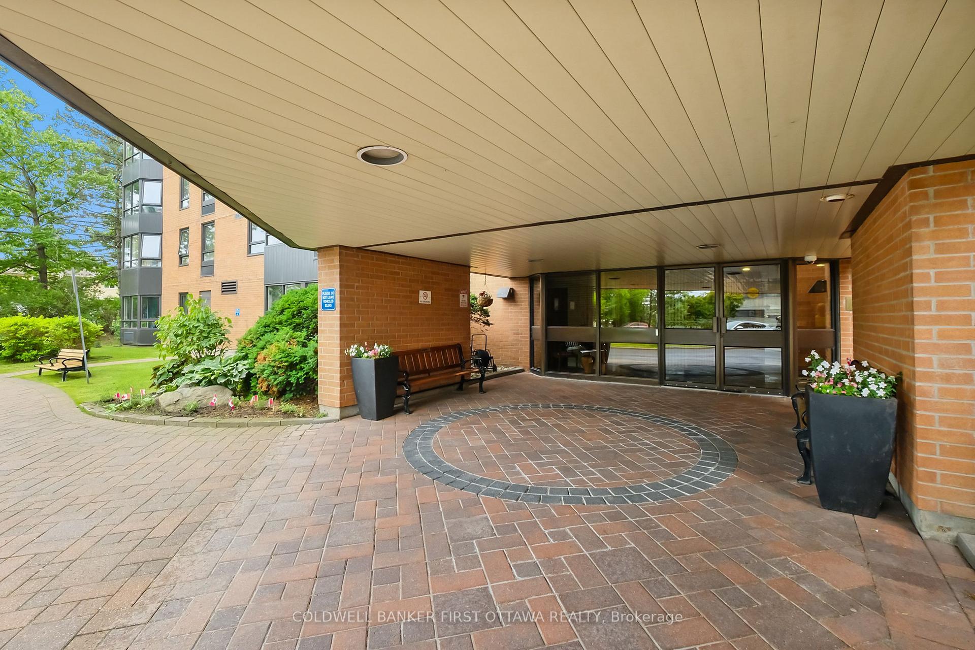 Property Photo: 80 Sandcastle Drive 412 ON K2H 9E7