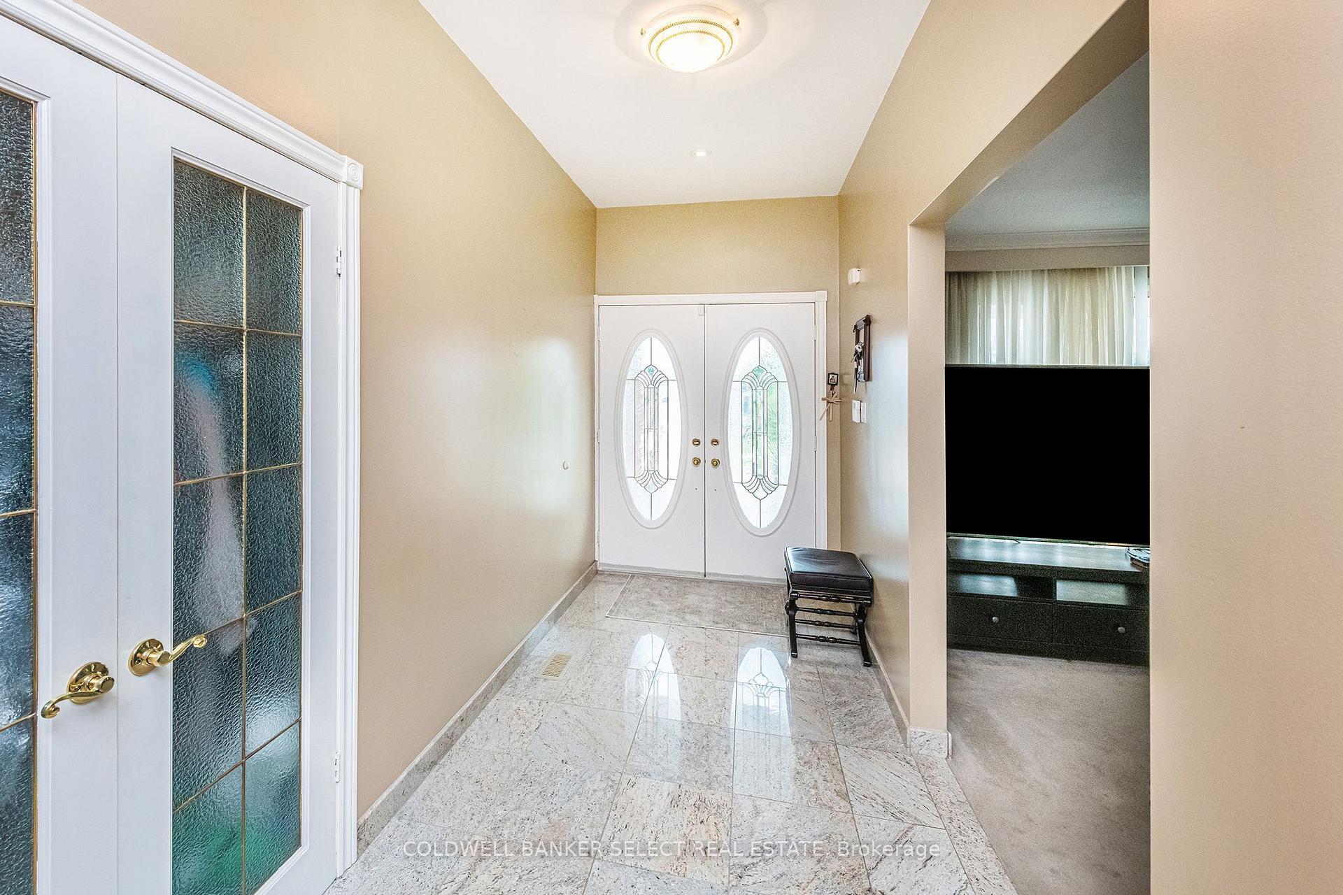 Property Photo: 38 Northlane Road ON L4L 2G6