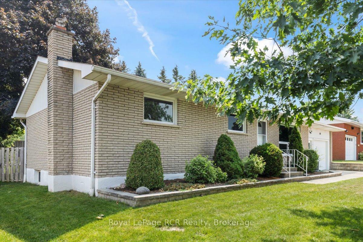 Property Photo: 161 6th Avenue ON N4N 2E3