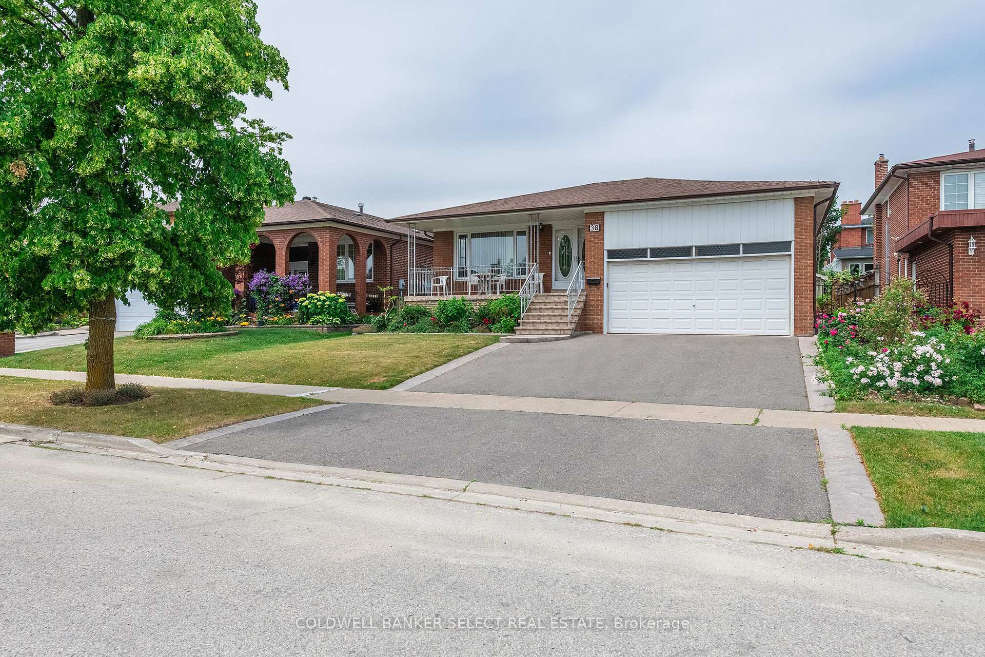 Property Photo:  38 Northlane Road  ON L4L 2G6 