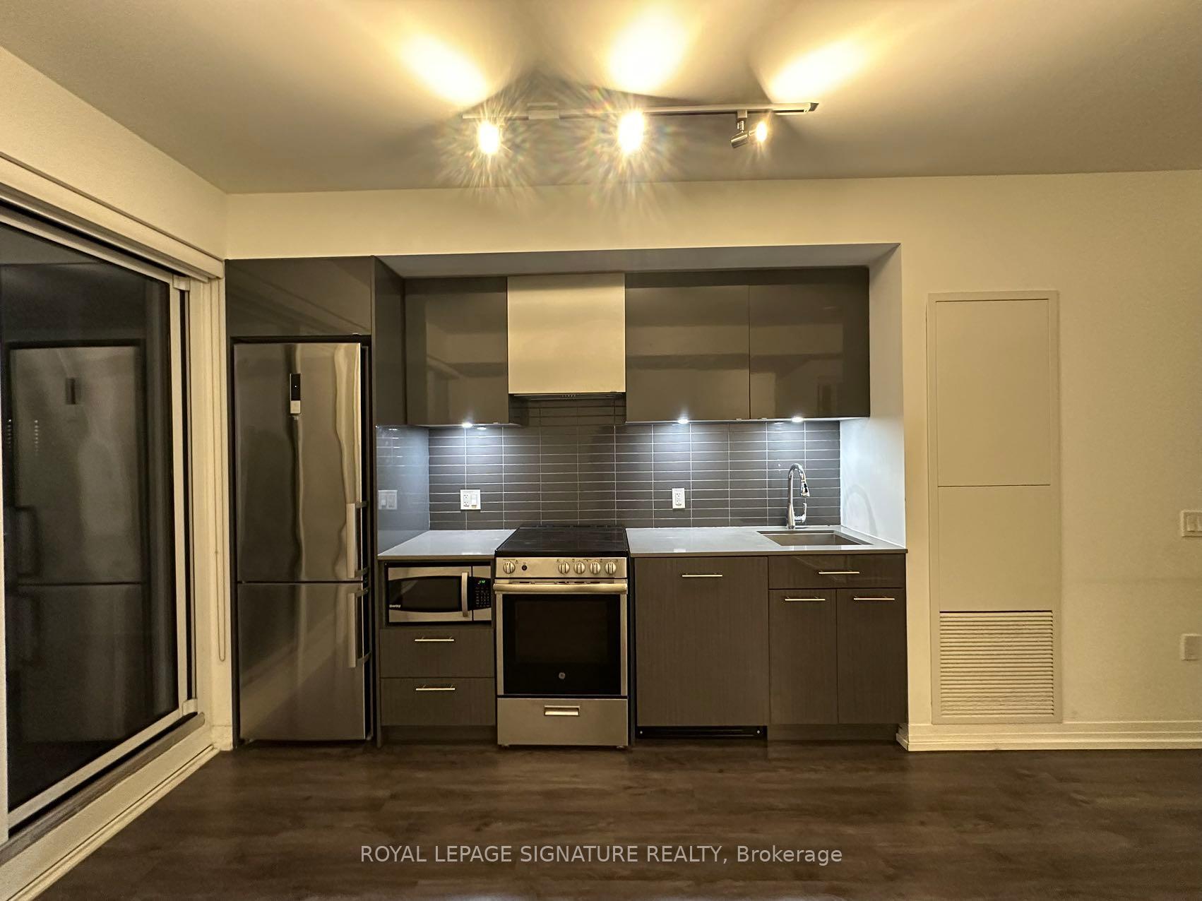 Property Photo:  251 Jarvis Street 514  ON M5B 2C2 