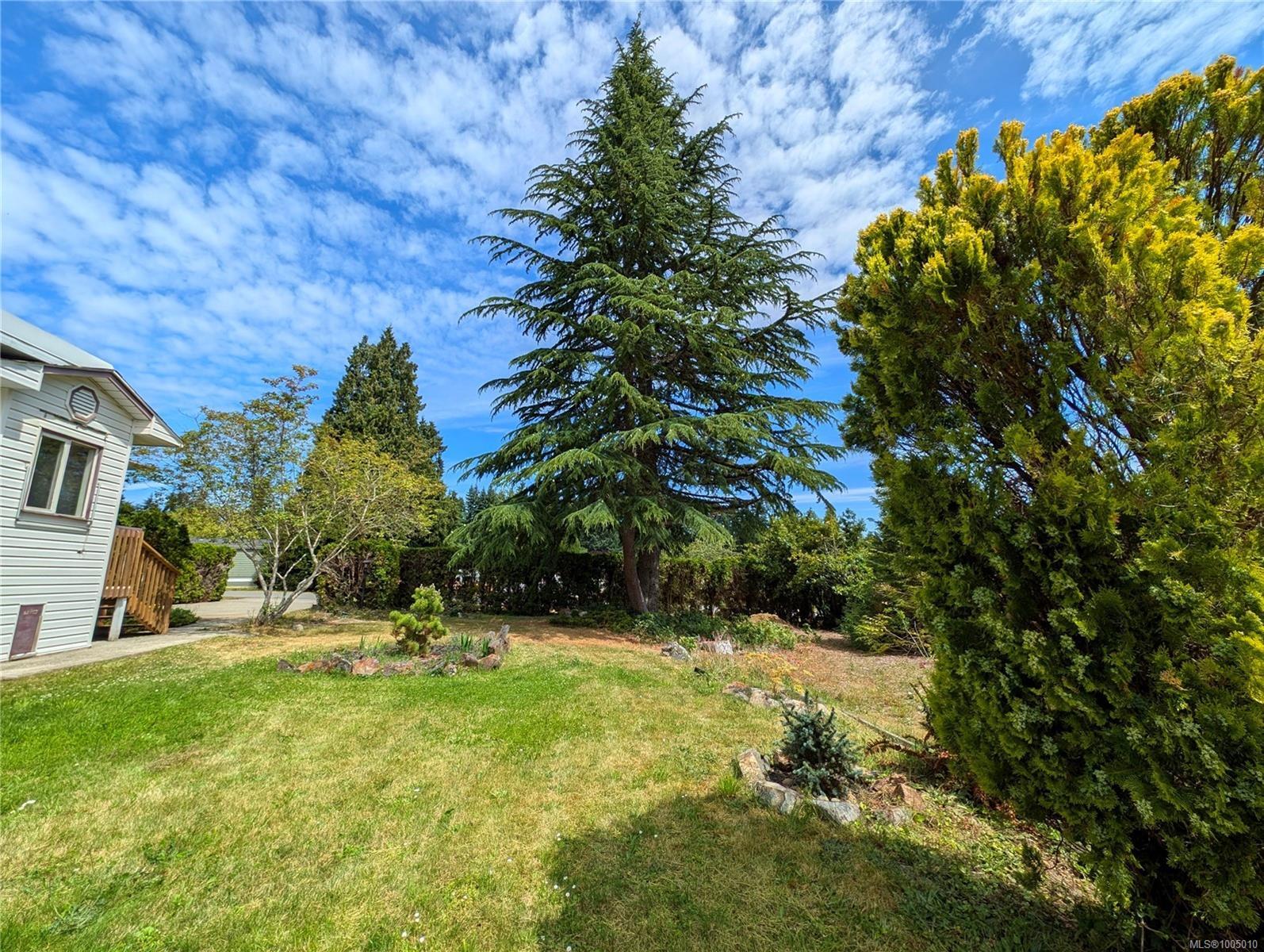 Property Photo: 2427 Armstrong Cres BC V9P 9J9