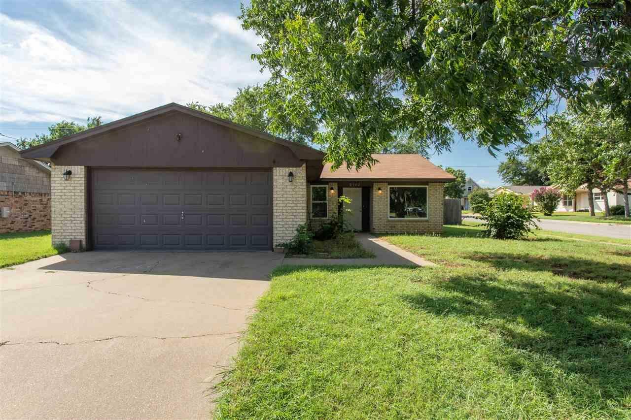 Property Photo:  2700 Tampico Drive  TX 76306 