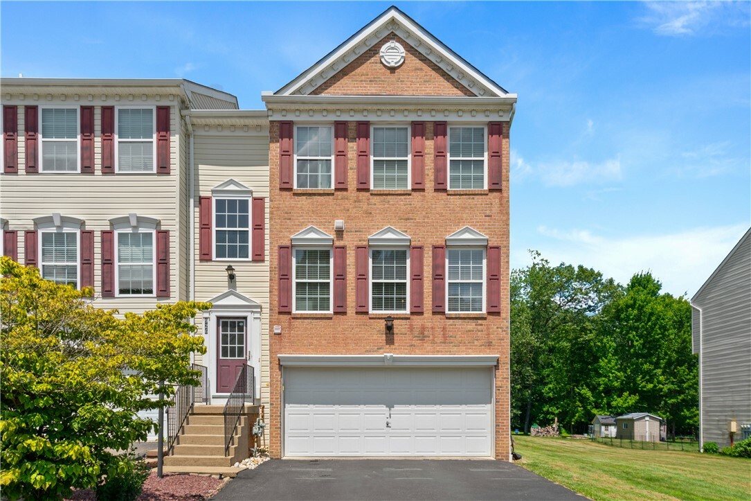 Property Photo: 926 Talon Ct PA 15656