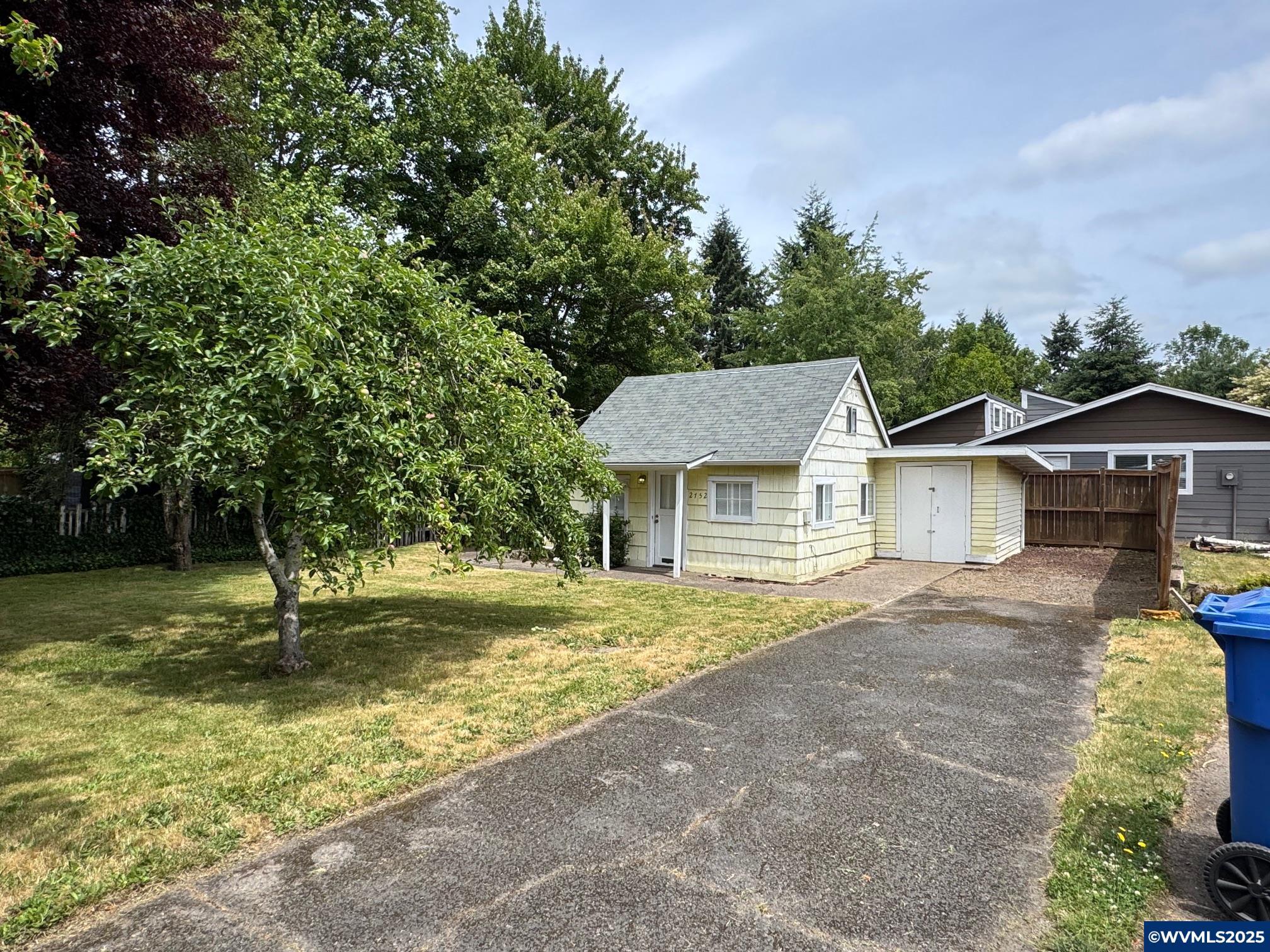 Property Photo:  2752 Summer St SE  OR 97302 