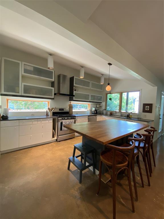 Property Photo:  1005 W Saint Johns Avenue  TX 78757 
