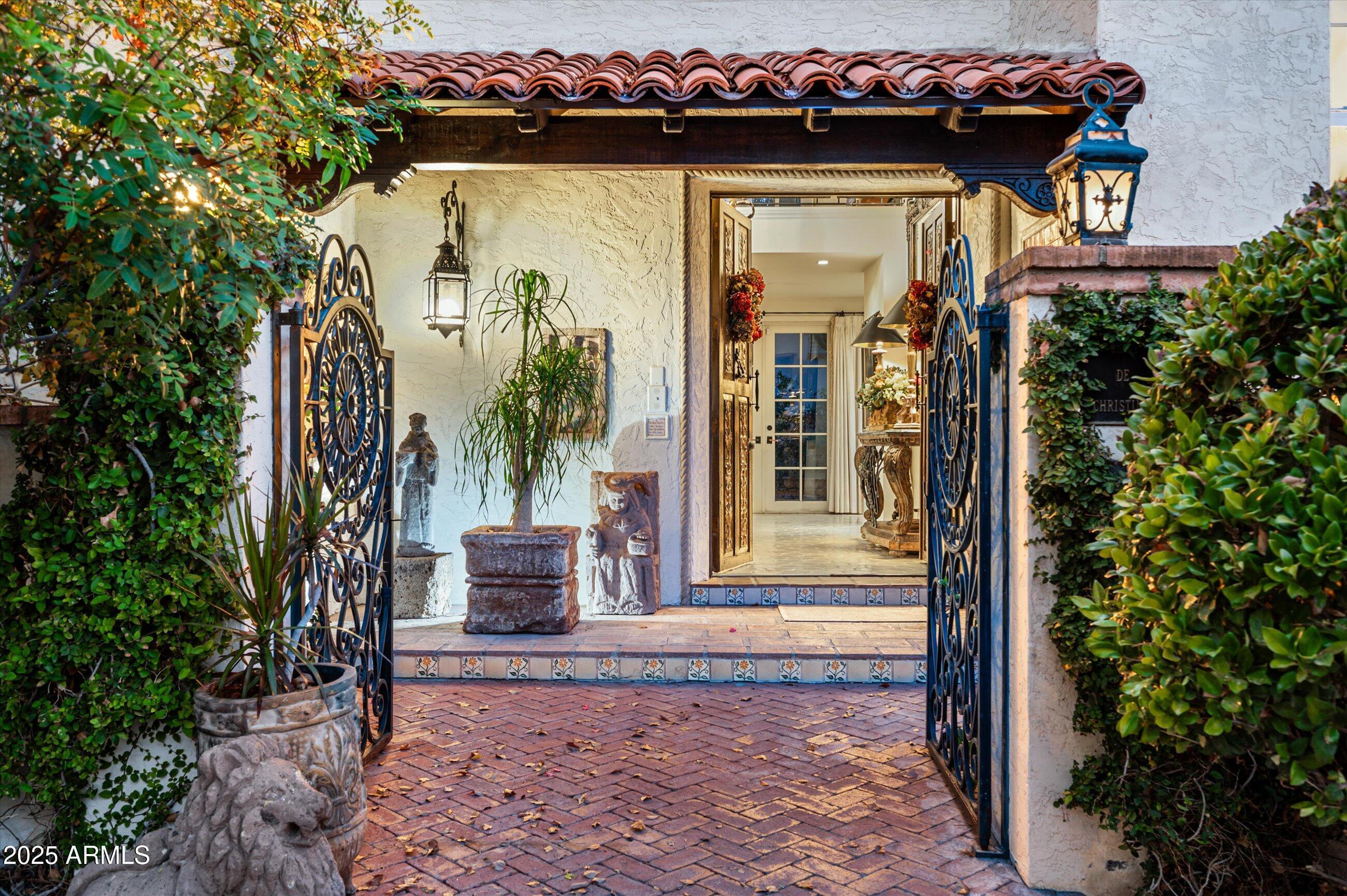 Property Photo: 4316 N 40th Street AZ 85018