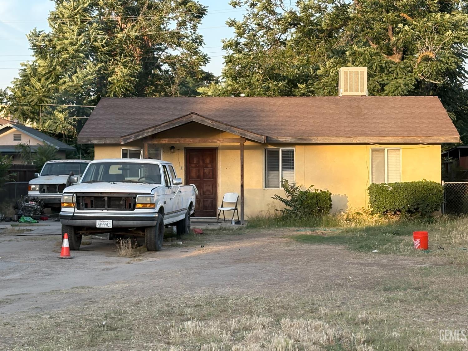 Property Photo: 1626 Lexington Street CA 93215