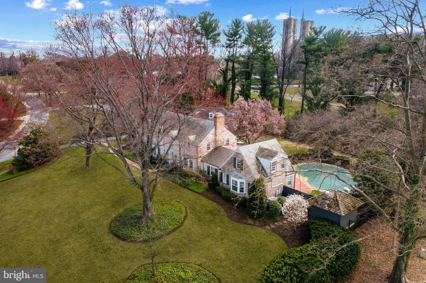 Property Photo: 101 Cotswold Road MD 21210