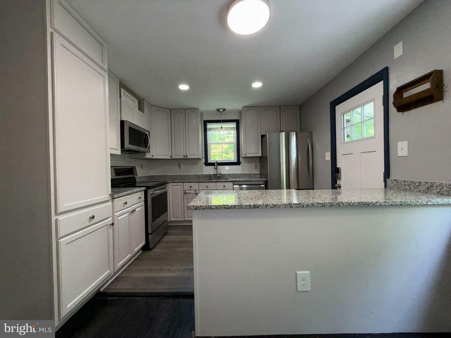 Property Photo:  10831 Crest Street  VA 22030 