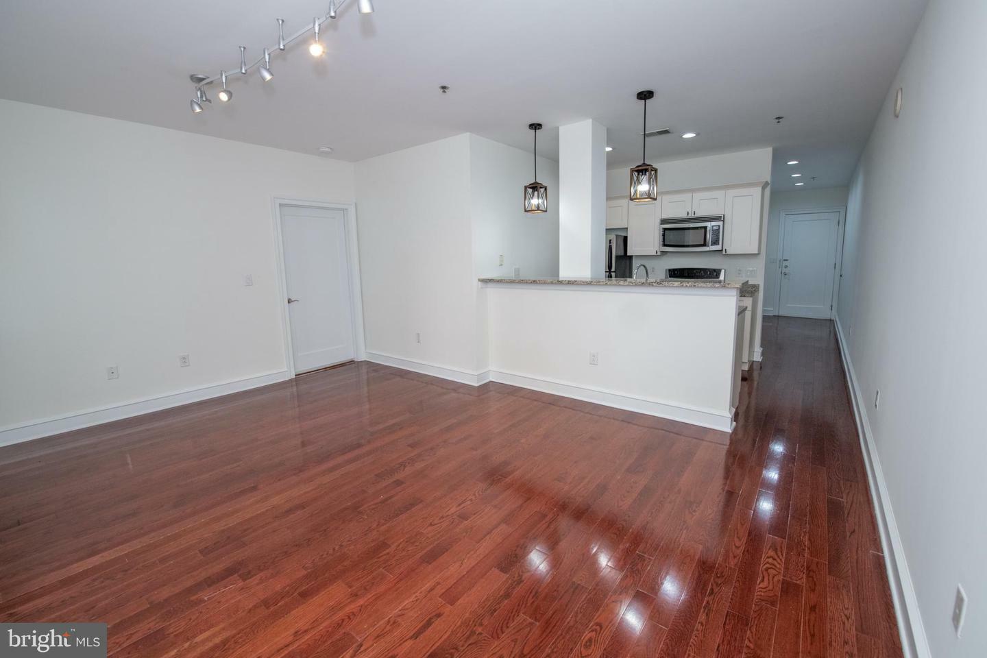 1811 Chestnut Street 707  Philadelphia PA 19103 photo