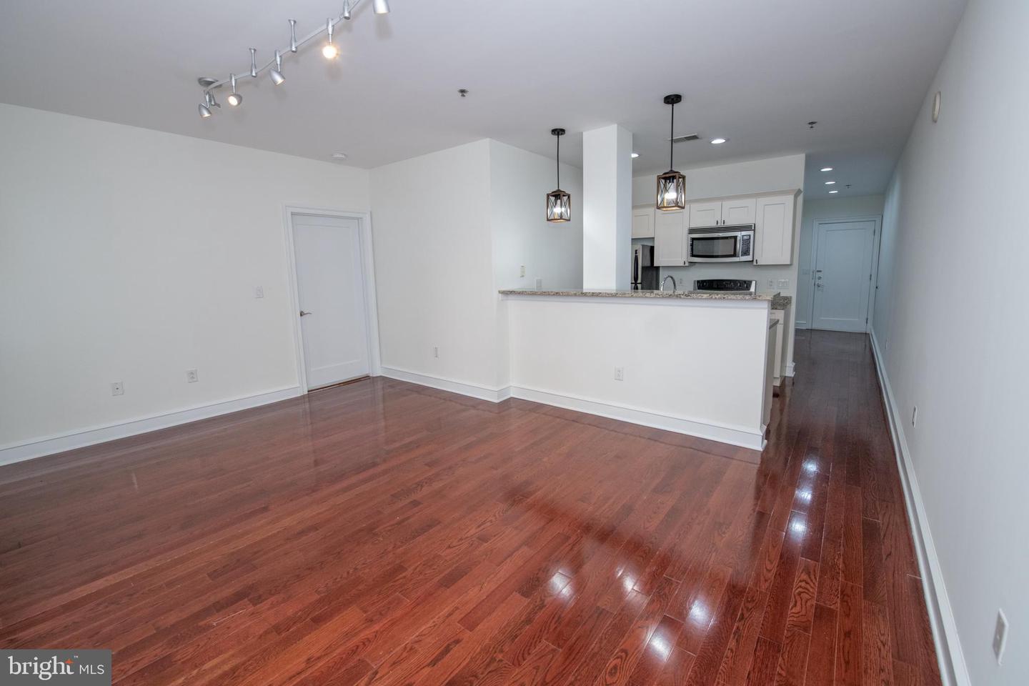 Property Photo: 1811 Chestnut Street 707 PA 19103