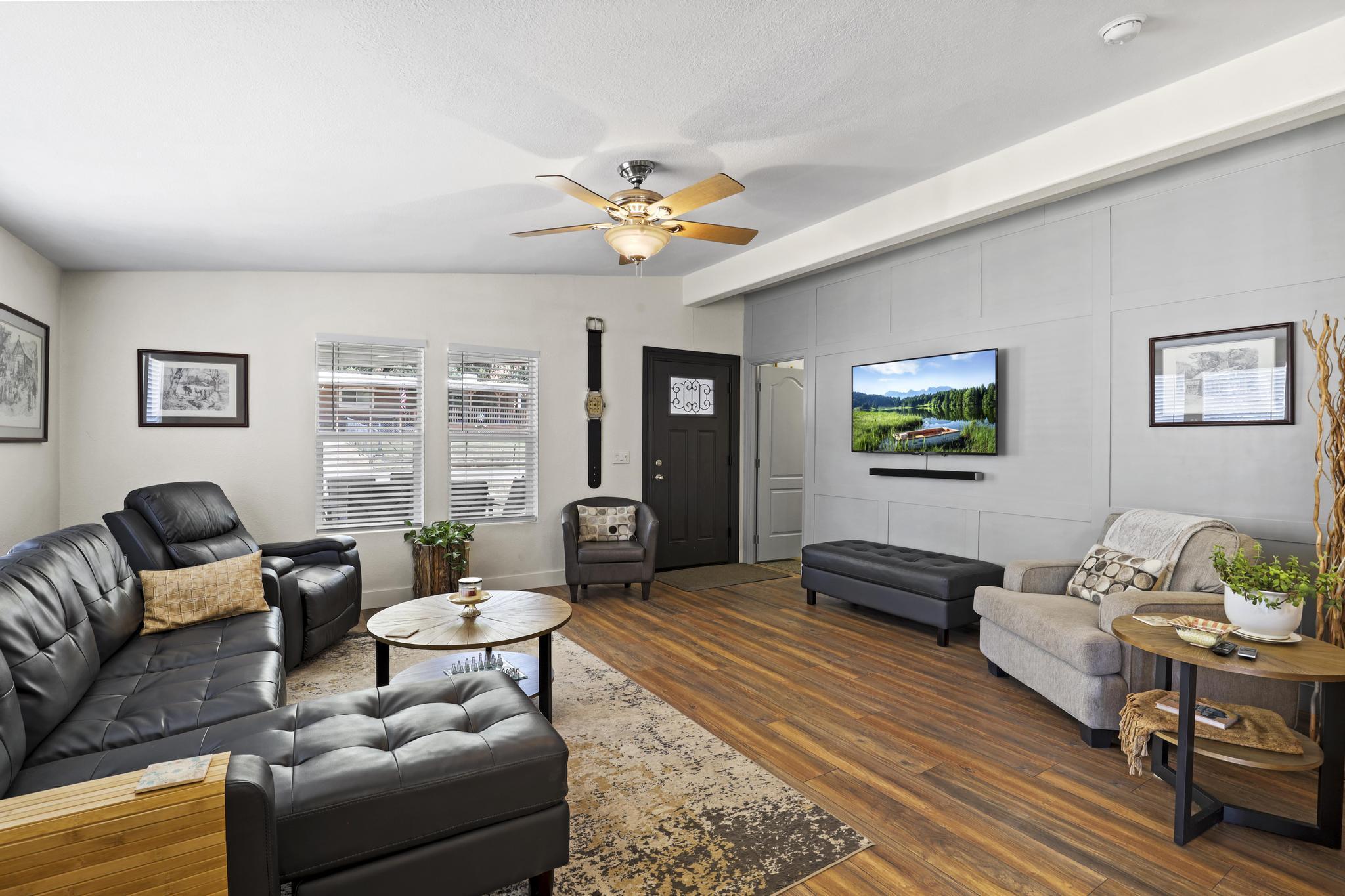 Property Photo: 8719 W Antelope Drive AZ 85544
