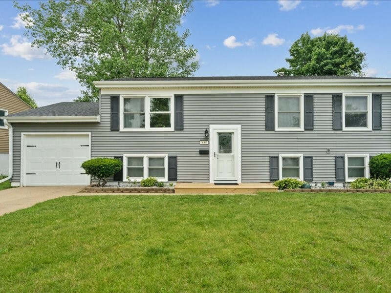 Property Photo: 440 Mayberry Dr NW IA 52405