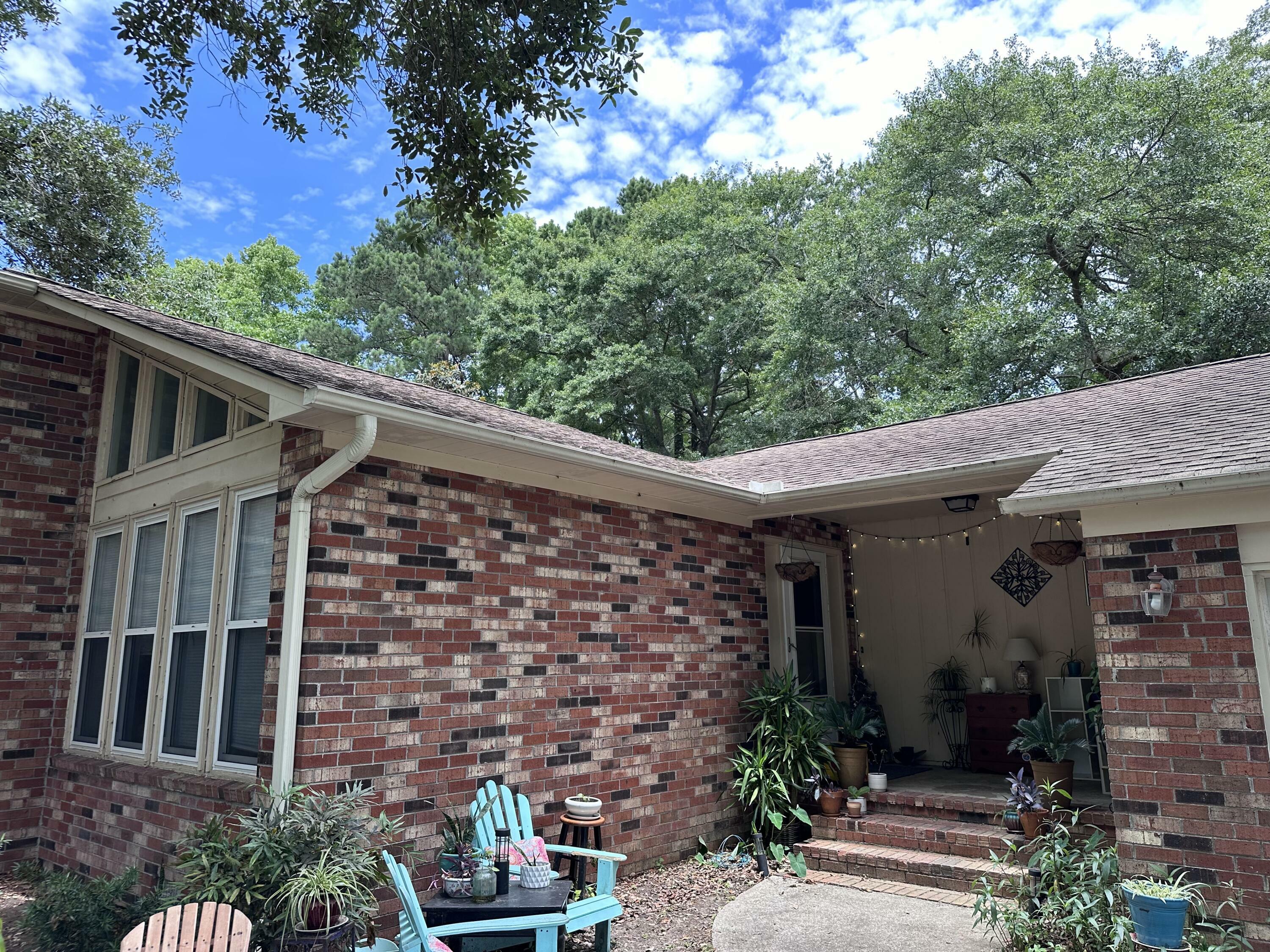 Property Photo:  1056 Yorktown Drive  SC 29412 