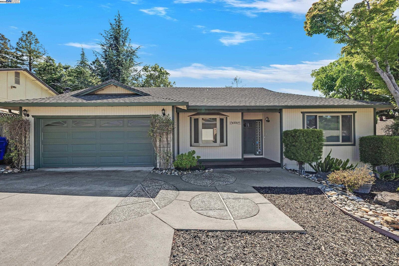 Property Photo: 2207 Dexter Ct. CA 94541