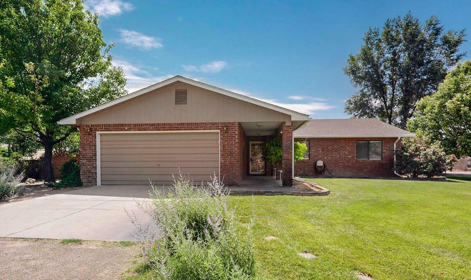 Property Photo:  5 Shadow View Court  NM 87031 